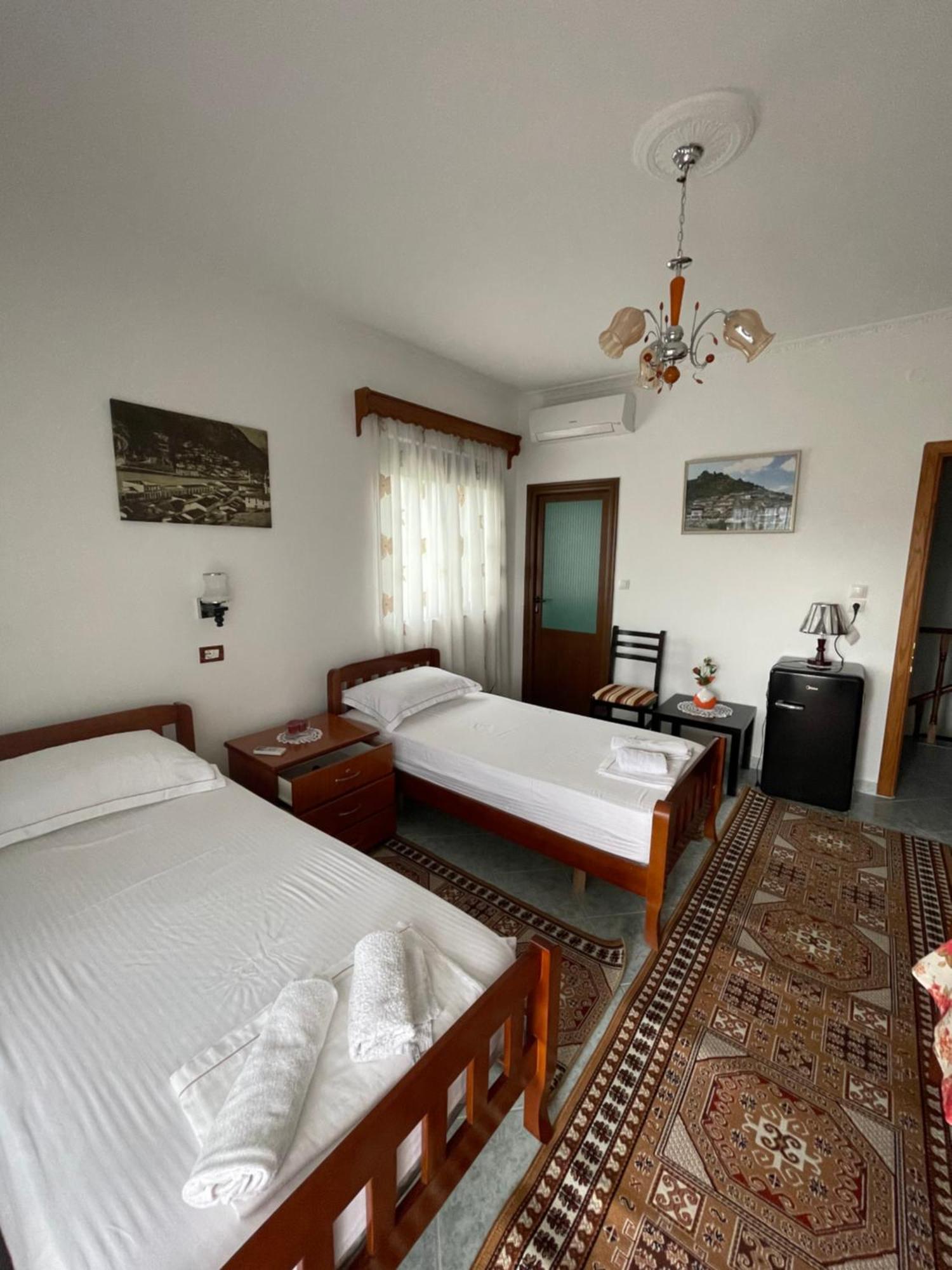 Guest House Xhuljon Berat Extérieur photo